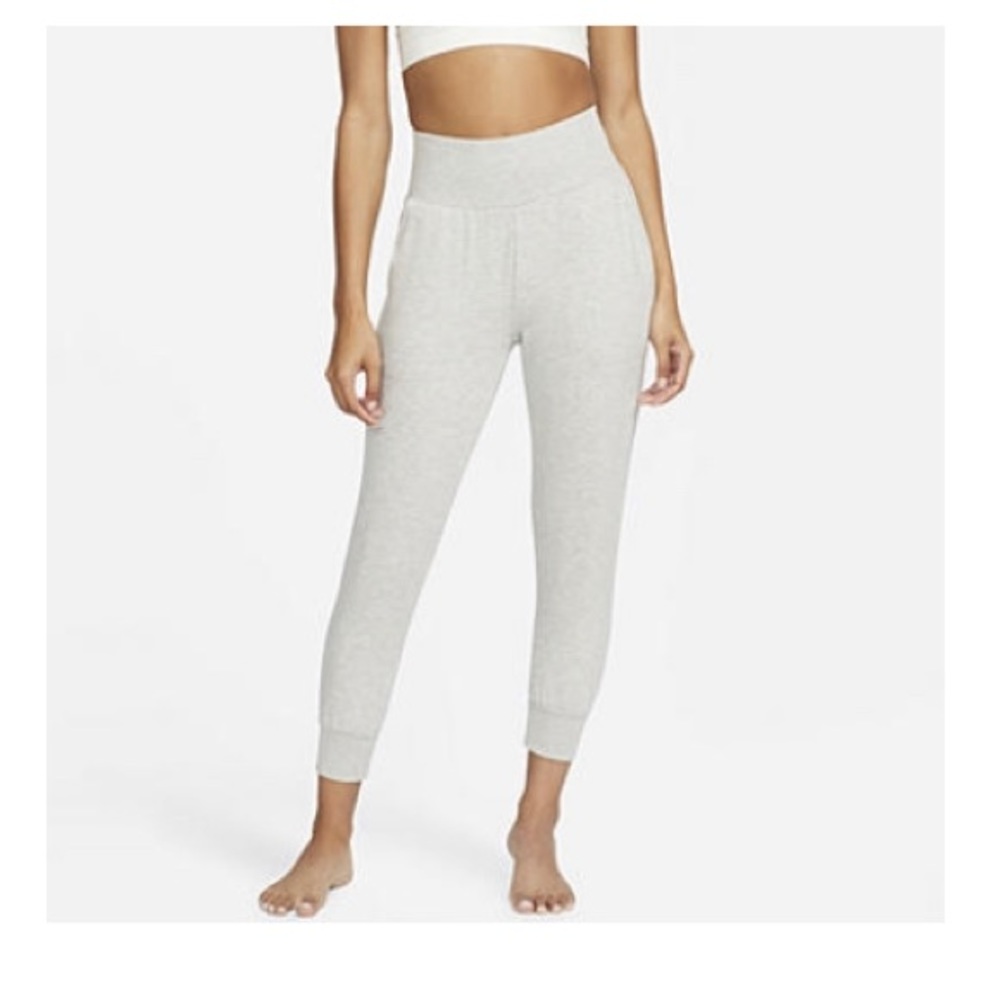 Nike Yoga Flow